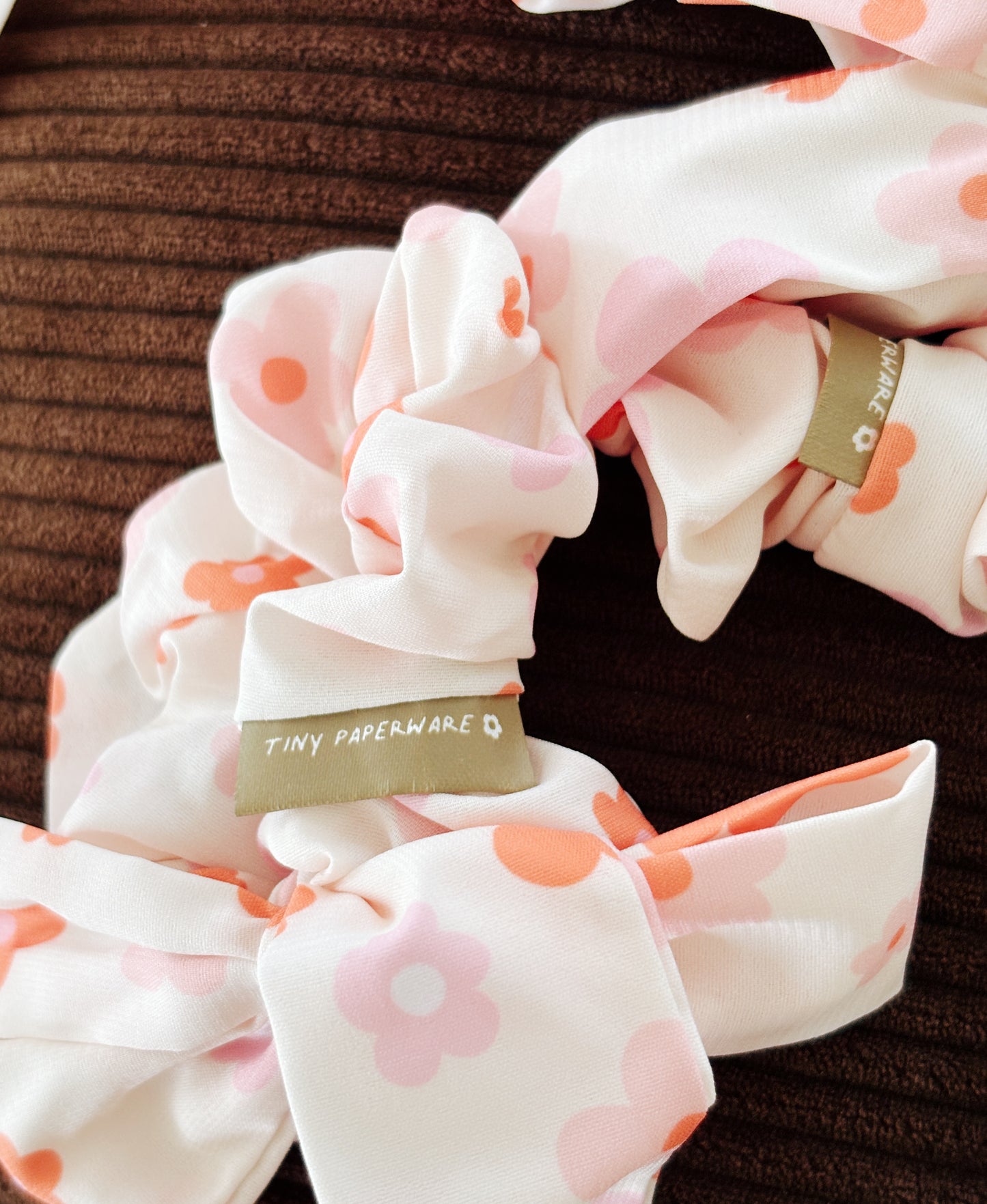 Daisy Daze Bow Scrunchie